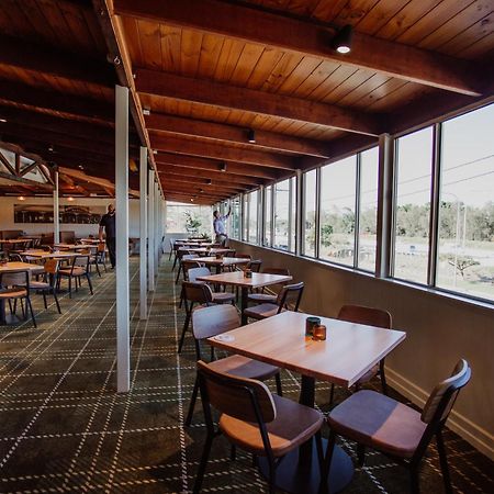 Wallaby Hotel Mudgeeraba Exterior photo