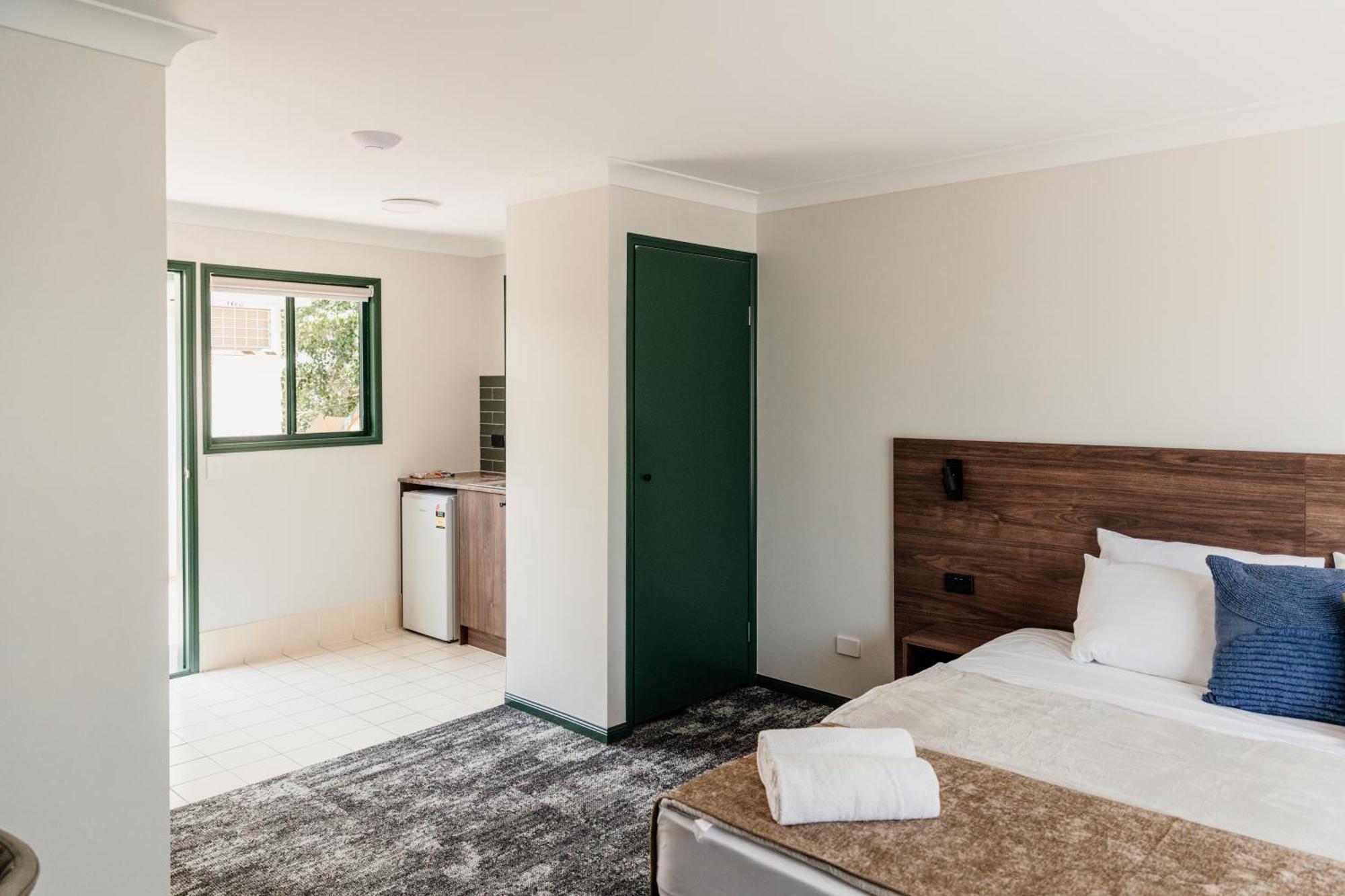 Wallaby Hotel Mudgeeraba Exterior photo